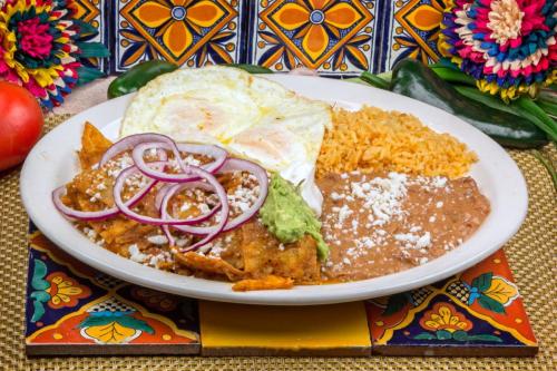 Chilaquiles con Huevo